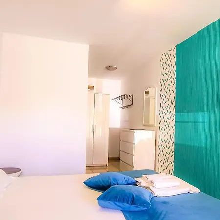 Stile Capri Cu Terasa Alfa Apartamento Saturn