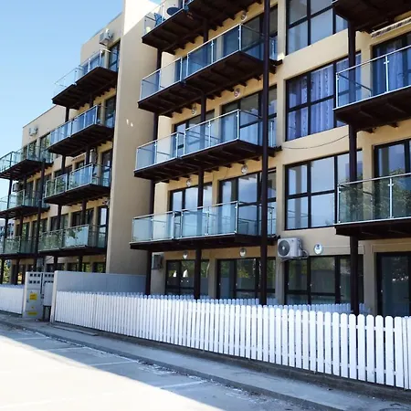 Apartment Stile Capri Cu Terasa Alfa Saturn