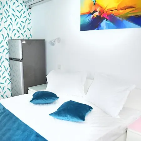 Stile Capri Cu Terasa Alfa Apartment *