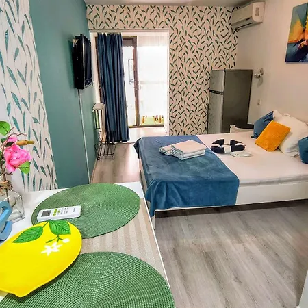 Stile Capri Cu Terasa Alfa شقة ساتورْنْ