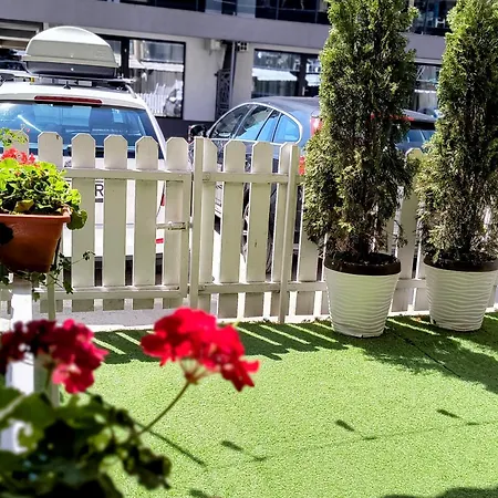 Stile Capri Cu Terasa Alfa ساتورْنْ